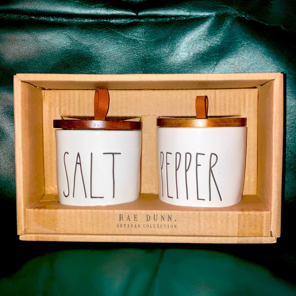 Rae Dunn salt and pepper gift set New